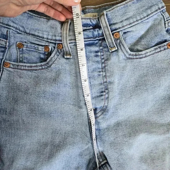 Levi's Wedgie straight light wash distressed jeans button fly denim sz 24 - Picture 9 of 12